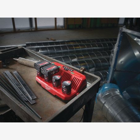 Зарядное устройство MILWAUKEE, M12 C4 Зарядное устройство MILWAUKEE, M12 C4