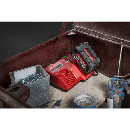 Зарядное устройство MILWAUKEE, M12-18SCEU SUPER TURBO Зарядное устройство MILWAUKEE, M12-18SCEU SUPER TURBO