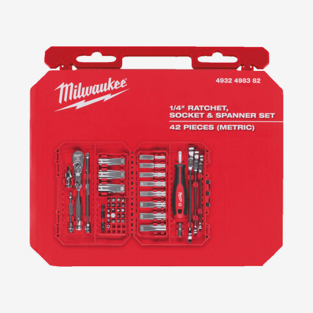 Набор бит, головок хромированных с трещеткой 1/4'' и ключей MILWAUKEE, (42шт) Набор бит, головок хромированных с трещеткой 1/4'' и ключей MILWAUKEE, (42шт)