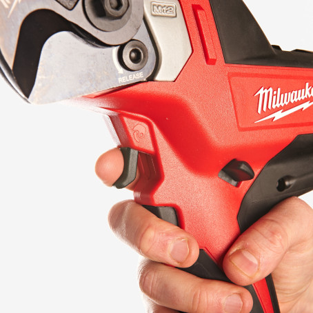 Кабелерез аккумуляторный MILWAUKEE, M12 CC-0
