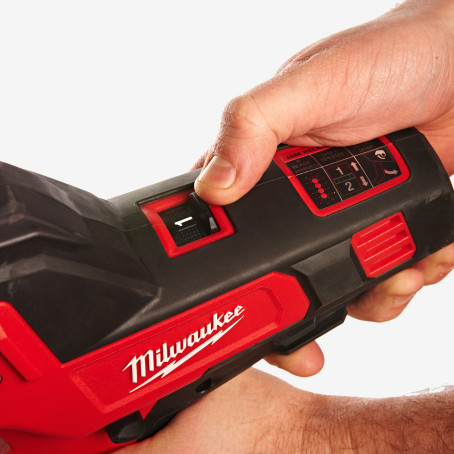 Кабелерез аккумуляторный MILWAUKEE, M12 CC-0