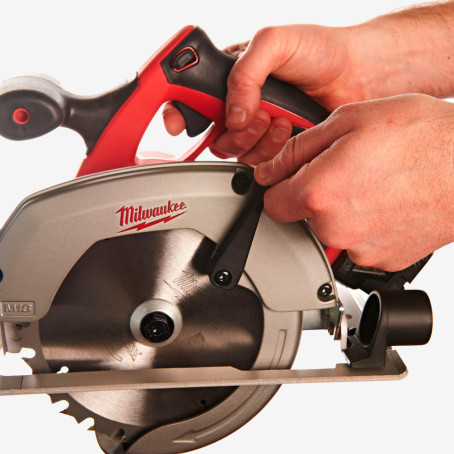 Пила дисковая ручная аккумуляторная MILWAUKEE, HD18 CS-402B