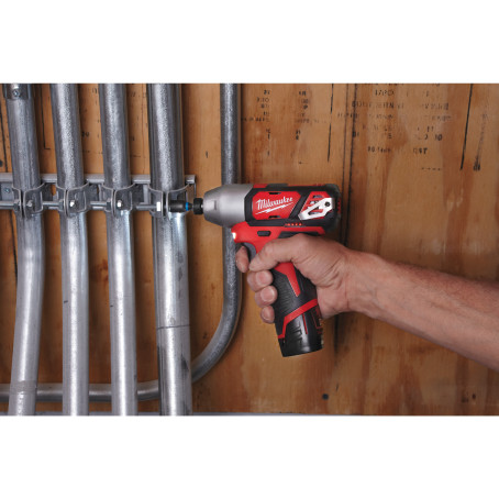 Винтоверт аккумуляторный 1/4'' HEX MILWAUKEE, M12 BID-0