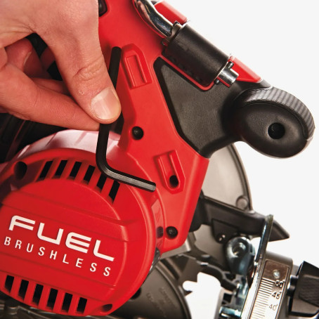 Пила дискова ручна акумуляторна MILWAUKEE, M18 CCS55-0, Ø165мм Пила дискова ручна акумуляторна MILWAUKEE, M18 CCS55-0, Ø165мм
