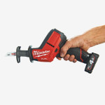 Пила шабельна акумуляторна MILWAUKEE, M12 CHZ-402C (+ заряд.пристрій, 2 акум.Х 4Аг, кейс)