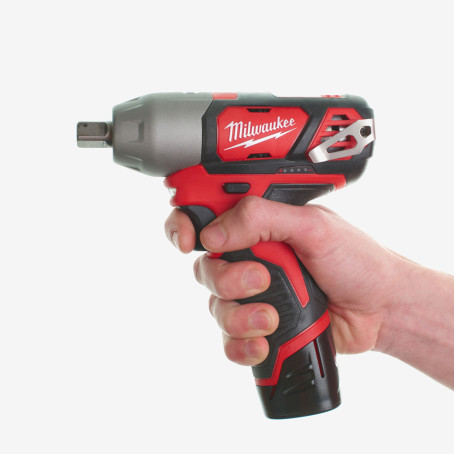 Гайковерт аккумуляторный 1/2'' MILWAUKEE, M12 BIW12-202C