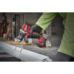 Дриль-шурупокрут акумуляторний MILWAUKEE, M18 CBLDD-202C, 60Нм, (+ заряд.пристрій, 2 акум.Х 2Аг, кейс)