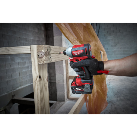 Винтоверт аккумуляторный 1/4'' HEX MILWAUKEE, M18 BLID2-0X Винтоверт аккумуляторный 1/4'' HEX MILWAUKEE, M18 BLID2-0X