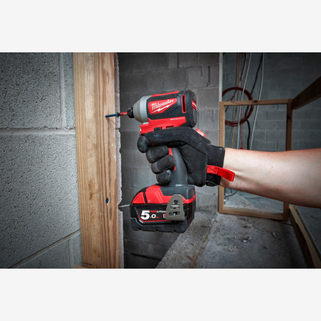 Винтоверт аккумуляторный 1/4'' HEX MILWAUKEE, M18 BLID2-502X
