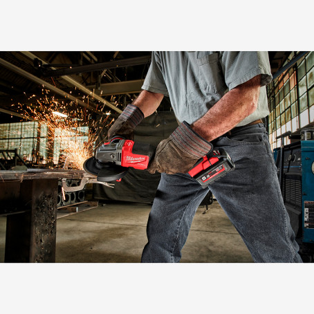 Шлифмашина угловая акум. MILWAUKEE, M18 FHSAG125XPDB-552X, Ø125мм (+зарядное устройство, 2 аккум. Х 5,5Ач, HDкейс) Шлифмашина угловая акум. MILWAUKEE, M18 FHSAG125XPDB-552X, Ø125мм (+зарядное устройство, 2 аккум. Х 5,5Ач, HDкейс)