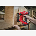 Степлер зауженный аккумуляторный MILWAUKEE, M18 FNCS18GS-202X, скоба 9,5-38мм Степлер зауженный аккумуляторный MILWAUKEE, M18 FNCS18GS-202X, скоба 9,5-38мм