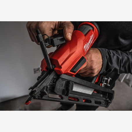Гвоздезабивной пистолет аккумуляторный MILWAUKEE, M18 FN15GA-0X, 32/64мм Гвоздезабивной пистолет аккумуляторный MILWAUKEE, M18 FN15GA-0X, 32/64мм