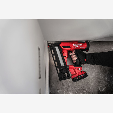 Цвяхозабивний пістолет акумуляторний MILWAUKEE, M18 FN16GA-202X, 32/64мм Цвяхозабивний пістолет акумуляторний MILWAUKEE, M18 FN16GA-202X, 32/64мм