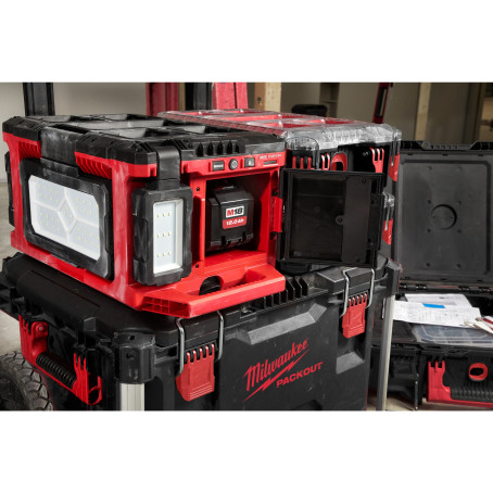 Фонарь аккумуляторный PACKOUT MILWAUKEE, M18 POALC-0 Фонарь аккумуляторный PACKOUT MILWAUKEE, M18 POALC-0