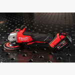 Шлифмашина угловая акум. MILWAUKEE, M18 ONEFSAG125XPDB-502X, Ø125мм (+зарядное устройство, 2 аккум. Х 5Ач, HDкейс)