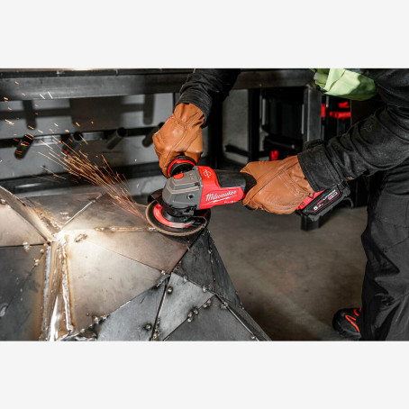 Шлифмашина угловая акум. MILWAUKEE, M18 ONEFSAG125XPDB-502X, Ø125мм (+зарядное устройство, 2 аккум. Х 5Ач, HDкейс)