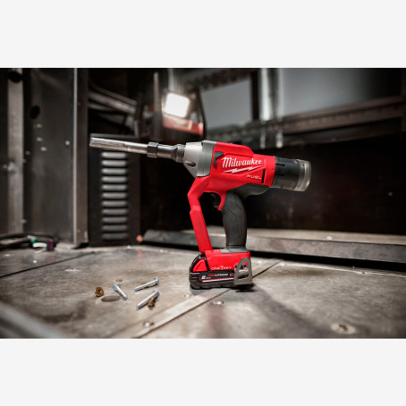Заклепочник аккумуляторный для вытяжных гаек MILWAUKEE, M18 FUEL ONEFLT-502X Заклепочник аккумуляторный для вытяжных гаек MILWAUKEE, M18 FUEL ONEFLT-502X