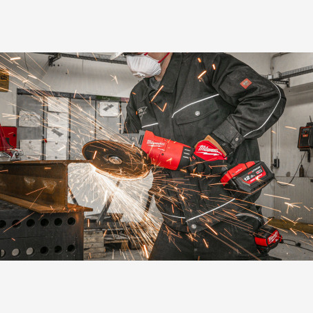 Шлифмашина угловая аккумуляторная MILWAUKEE, M18 ONEFLAG230XPDB-122C, Ø230мм (+зарядное устройство, 2 аккум. Х 12Ач, кейс)