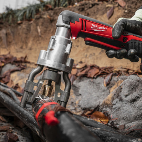 Инструмент для кабельных коннекторов аккумуляторный MILWAUKEE, M18 BSBT-202X Инструмент для кабельных коннекторов аккумуляторный MILWAUKEE, M18 BSBT-202X