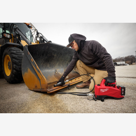 Гідравлічний насос акумуляторний MILWAUKEE M18 HMP700-501 (зар.пр., 1акум.Х5Аг)