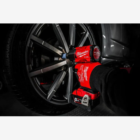 Аккумуляторный гайковерт 1/2" MILWAUKEE, M18 FMTIW2F12-0, 881 Нм (+аккумулятор, M18 B5 (5 Ач))