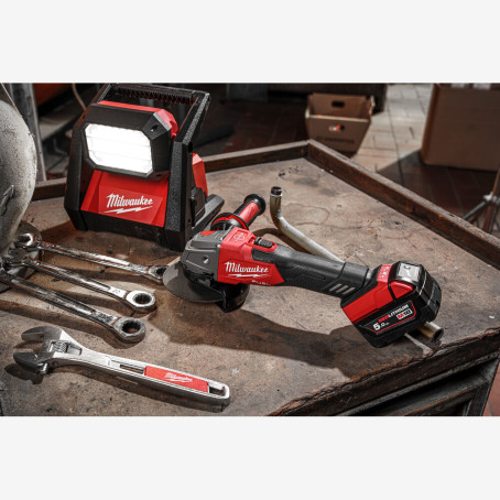 Шлифмашина угловая аккумуляторная MILWAUKEE, M18 FSAG125XB100P-502P, Ø125мм (+2 набори дисків, зарядное устройство, 2аккум. Х 5Ач, кейс PACKOUT)