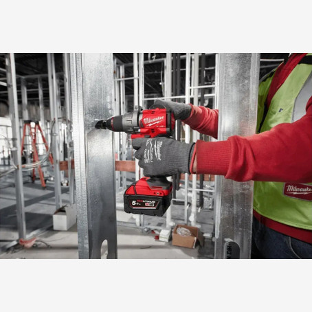 Аккумуляторная ударная дрель-шуруповерт MILWAUKEE M18 FPD3MC-502X, 158 Нм (ЗУ, 2 аккум. 5 Ач, HD кейс) + M18 ALIS-0 + жилет