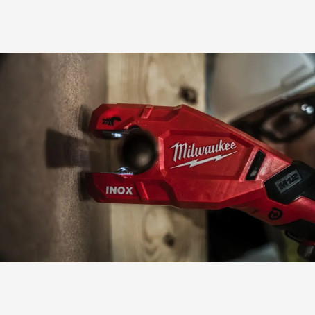 Труборез для труб из нержавеющей стали и меди аккумуляторный MILWAUKEE, M12 PCSS-202C Труборез для труб из нержавеющей стали и меди аккумуляторный MILWAUKEE, M12 PCSS-202C