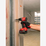 Дрель-шуруповерт с ударом аккумуляторный MILWAUKEE, M18 BLPDRC-0, 60Нм (+акк., M18 B2 (2Ач)) Дрель-шуруповерт с ударом аккумуляторный MILWAUKEE, M18 BLPDRC-0, 60Нм (+акк., M18 B2 (2Ач))