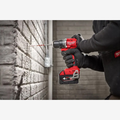 Дриль-шурупокрут з ударом акумуляторний MILWAUKEE, M18 BLPDRC-202C, 60Нм (+ заряд.пристрій, 2 акум.Х 2Аг, кейс)