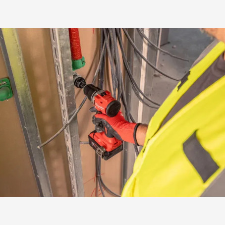 Дриль-шурупокрут акумуляторний MILWAUKEE, M18 BLDDRC-502C, 60Нм (+ заряд.прис., 2акум. Х5Аг, кейс) Дриль-шурупокрут акумуляторний MILWAUKEE, M18 BLDDRC-502C, 60Нм (+ заряд.прис., 2акум. Х5Аг, кейс)