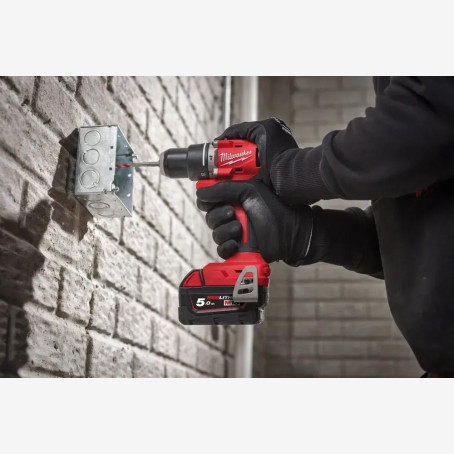Дриль-шурупокрут акумуляторний MILWAUKEE, M18 BLDDRC-502C, 60Нм (+ заряд.прис., 2акум. Х5Аг, кейс) Дриль-шурупокрут акумуляторний MILWAUKEE, M18 BLDDRC-502C, 60Нм (+ заряд.прис., 2акум. Х5Аг, кейс)