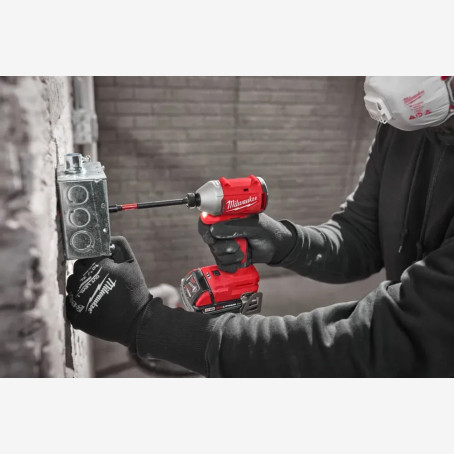 Винтоверт аккумуляторный 1/4'' HEX MILWAUKEE, M18 BLIDR-0X