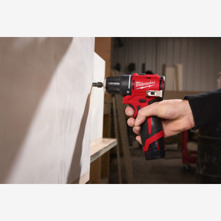 Дрель-шуруповерт аккумуляторный MILWAUKEE M12 BLDDRC-402C 40 Нм (+зарядное устройство, 2 акк., HD кейс)
