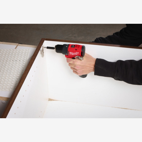 Дрель-шуруповерт аккумуляторный MILWAUKEE M12 BLDDRC-402C 40 Нм (+зарядное устройство, 2 акк., HD кейс)