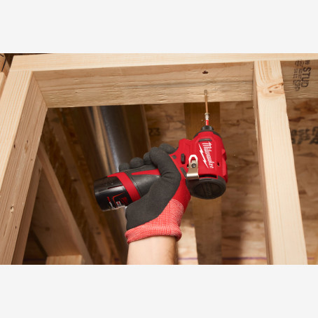 Винтоверт аккумуляторный 1/4'' HEX MILWAUKEE M12 BLIDRC-202C (124 Нм) (+зарядное устройство, 2 акк., HD кейс)